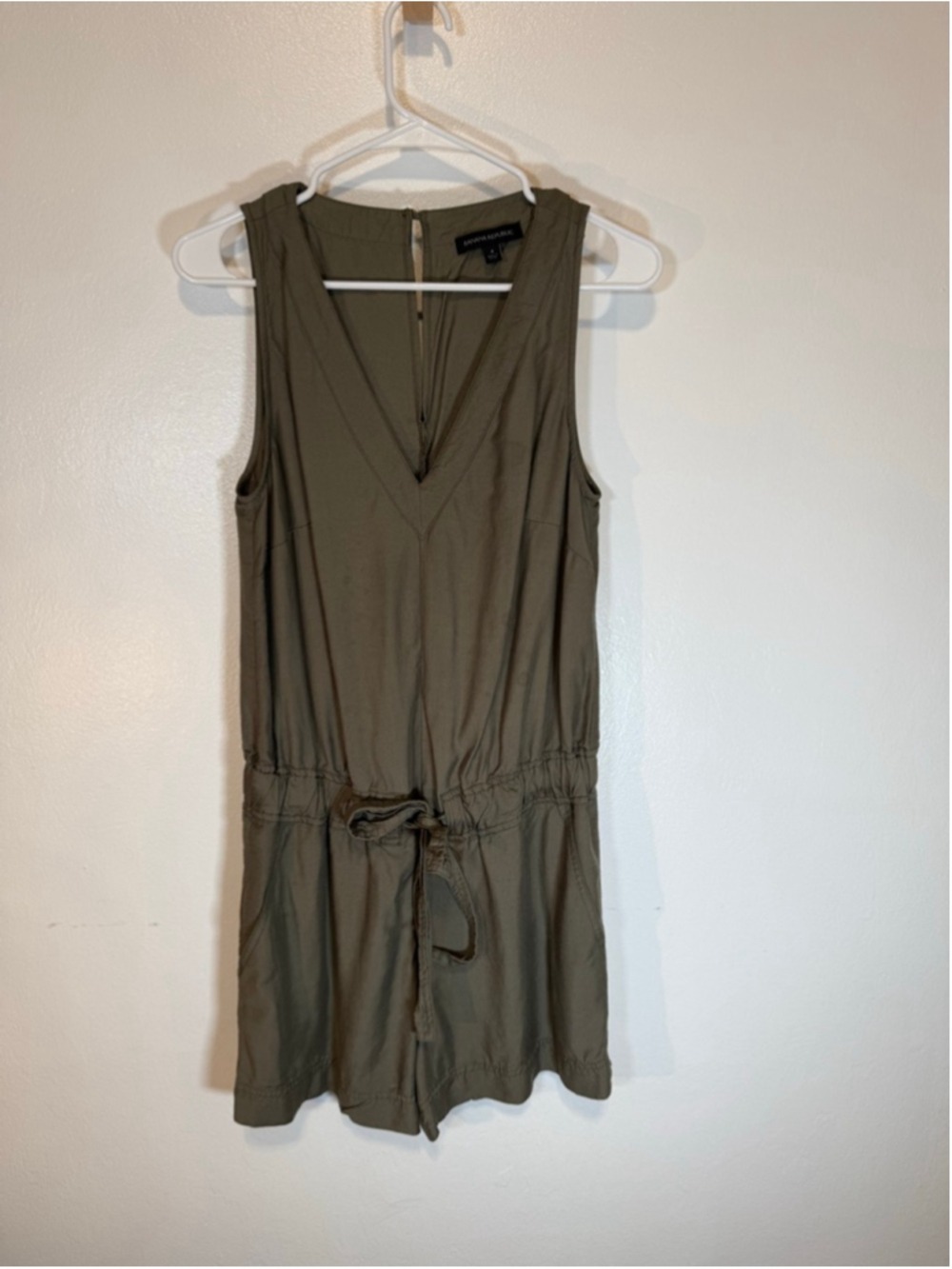 Women's Banana Republic Olive Green Sleeveless Romper Size 4 drawstring waist